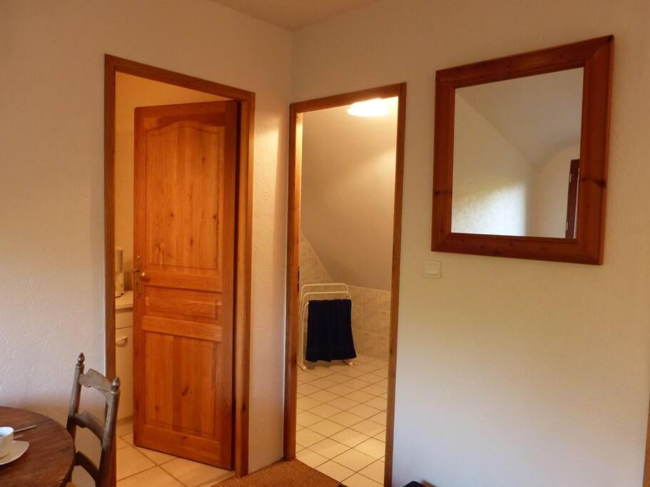 Studio Dans Une Chaumiere De Caractere Baud Экстерьер фото